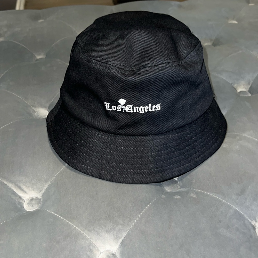 Bucket hat